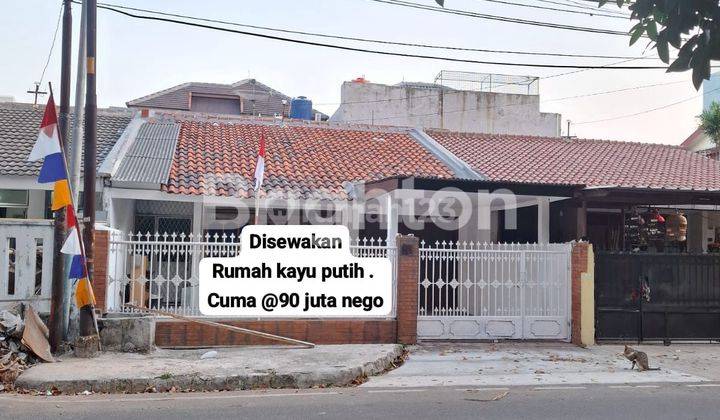 Rumah Pinggir Jalan  4 Kamar  Tidur , Kayu Putih 1