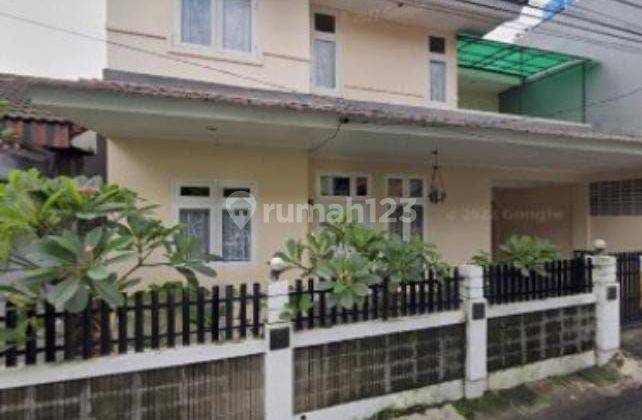 Rumah 2 Lantai Bagus 3 Kamar + 1 Luas Tanah 180 M  Jl  Rawamangun 1