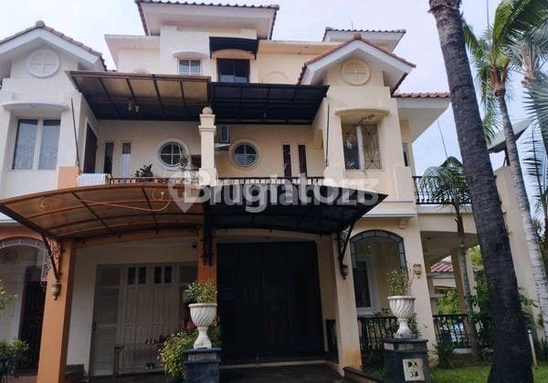 3-Story Hook House Excellent Location – Bukit Gading Mediterania, Kelapa Gading