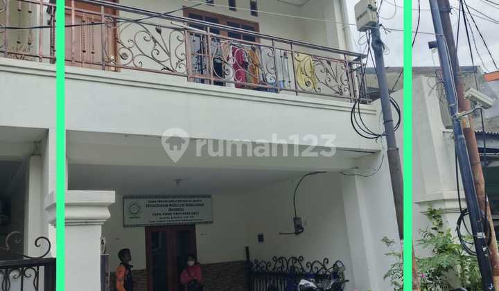 Rumah 2,5 Lantai Bagus SHM di Kayu Putih