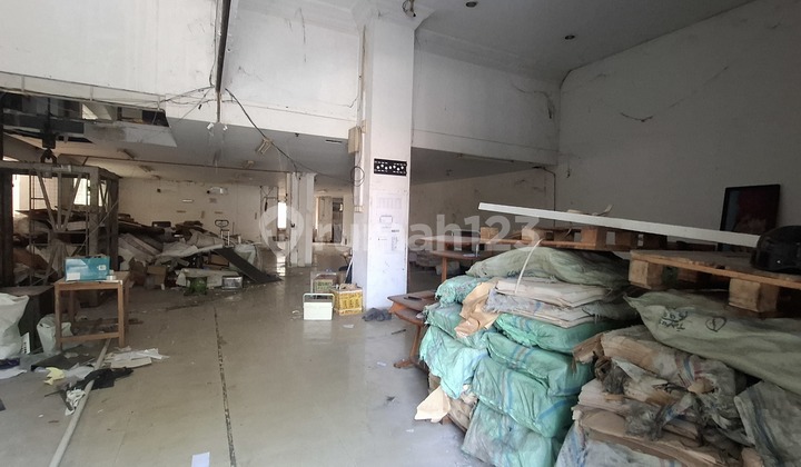Ruko Gandeng 4,5 Luas 1140 M Unfurnished Di Bendungan Hilir 2
