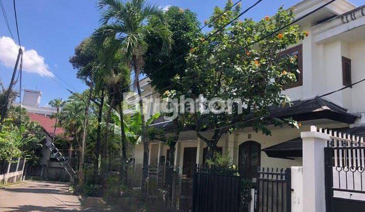 SEWA RUMAH EKSEKUTIF FASILITAS PREMIUM DI PATRA KUNINGAN 1