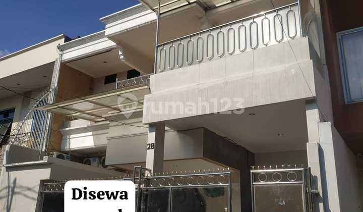 Rumah Bagus 2 Lantai Di Jalan Juwed 