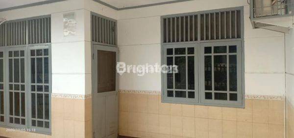 Rumah Luas 105 M , 2 Lantai Shm Selatan Jl Kayu Putih  2