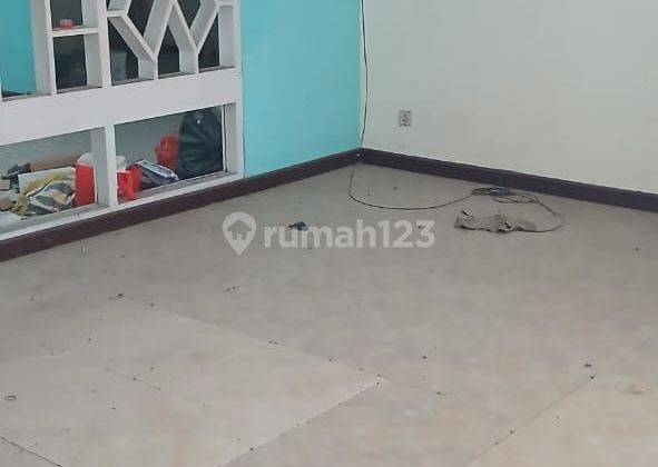 Rumah Kontrakan Kamar 3 + 1. 2 Row Mobil. Kayu Putih 2