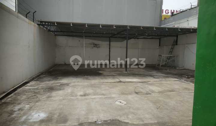 Ruko Gandeng Ex Restoran – Jl. Raya Jatiwaringin 2