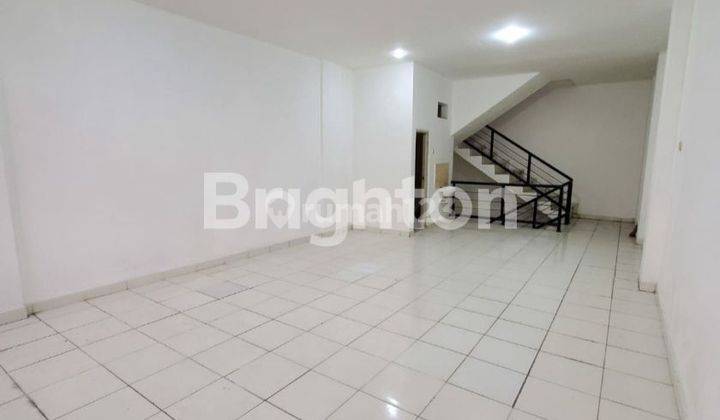 DIJUAL 2 RUKO GANDENG, 3 LANTAI SHM. LOKASI STRATEGIS DI PINGGIR JALAN RAYA BOGOR JAKARTA KM 50 2