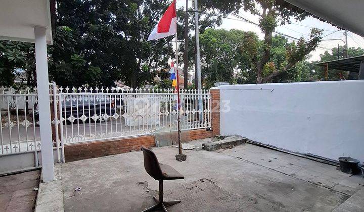 Rumah Kontrakan Sudah Renovasi 4 Kamar , Garasi 3 Mobil 2