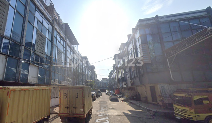 For Sale 2 Attached 3-Story Shophouses in Kapuk Muara, North Jakarta 2