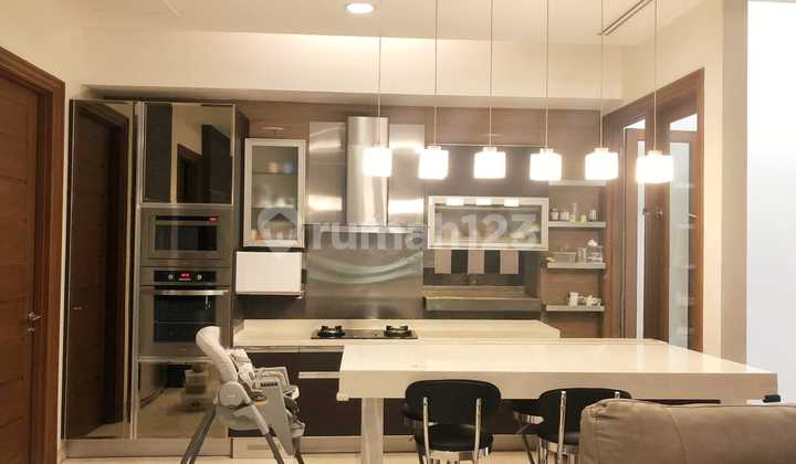 Strategic and Comfortable House for Rent in Ciumbuleut, Bandung 2