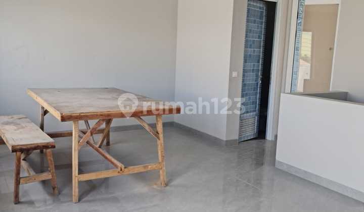 New 3.5-Story Strategic Shop House for Rent in Kebon Kawung, Bandung City 2