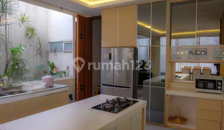 Sewa Rumah Villa 3 Lantai Private & Cozy di Setraduta Bandung