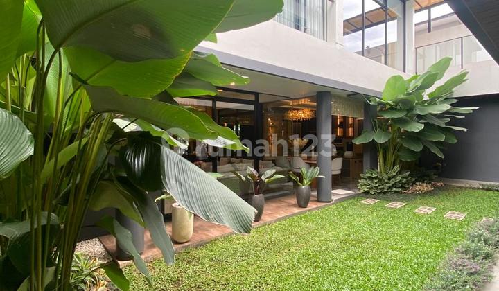 Rumah Lux Full Furnish Nice View di Spatirasmi Kota Baru Parahyangan