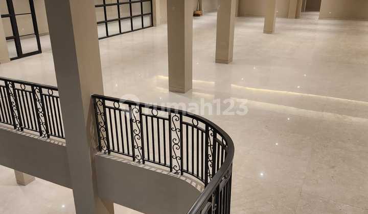 Jual/Sewa Gedung Usaha Baru Modern di Mainroad Dago Bandung