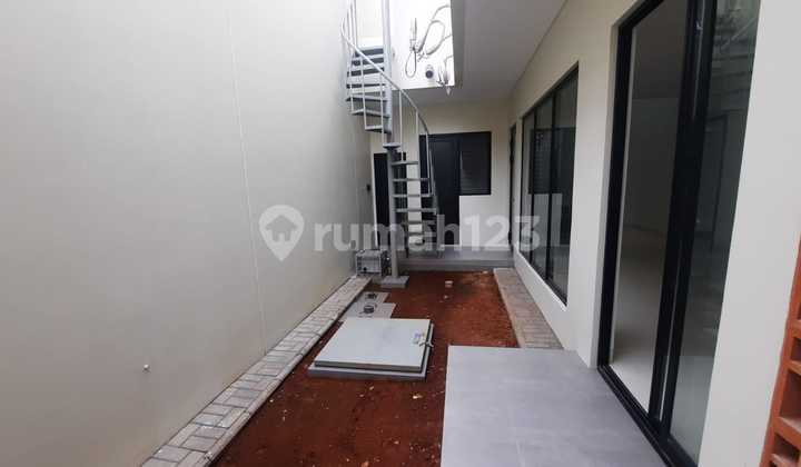 Jual Rumah Modern di Cluster Emily Premium Summarecon Bandung