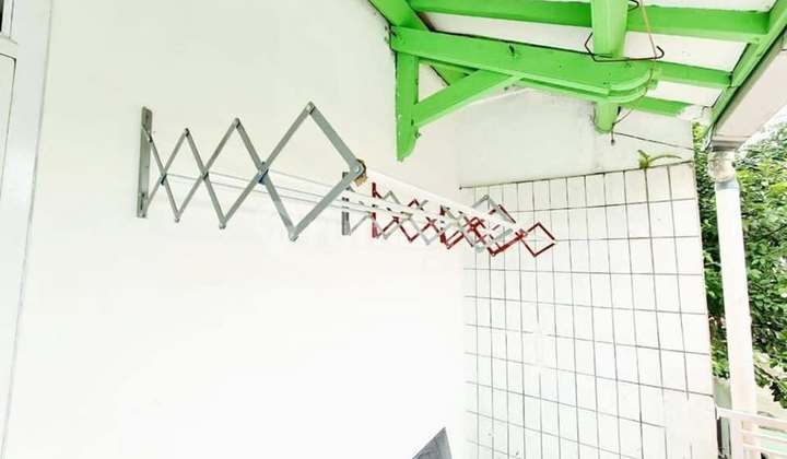 For Sale: House Plus 10 Active Boarding Rooms in Kircon 2