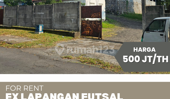 Warehouse for Rent Ex Futsal Field Manyaran West Semarang 1