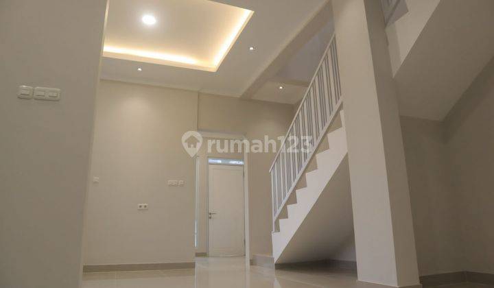 Rumah Modern Minimalis 2 Lantai Baru di Arcamanik, Bandung 2