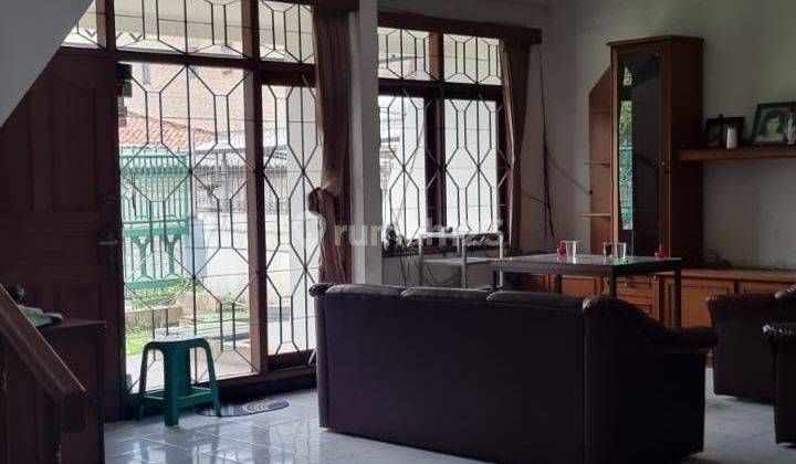 Rumah Bagus Semi Furnished SHM di Jalan Dadali, Bandung 1