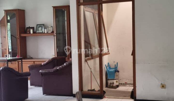 Rumah Bagus Semi Furnished SHM di Jalan Dadali, Bandung 2