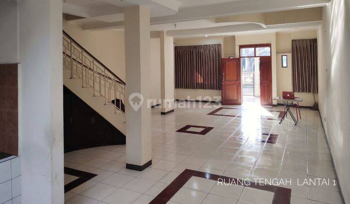 Rumah Kontrakan 3 Lantai Bagus di Jalan Kembar Mas Bandung 2