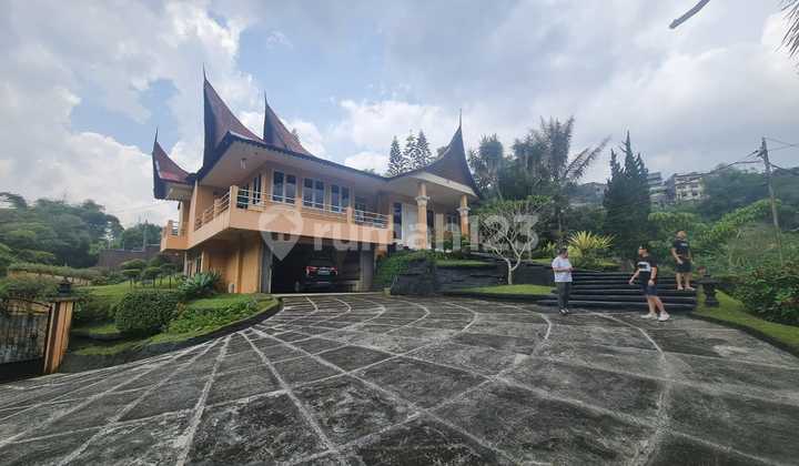 Spacious & Green Villa in North Bandung - Suitable for Retreat, Clinic, Nursing Home, or Exclusive Residence