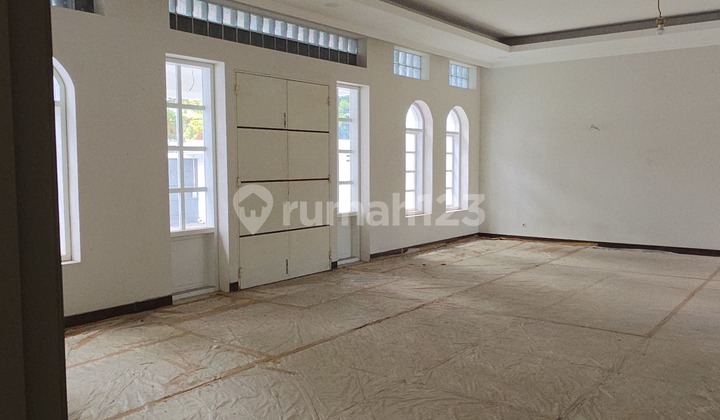 Business Space Suitable for Cafe, Beauty Clinic, Yoga Studio, etc. Location: Sayap Riau Bandung, Mainroad Business Space Suitable for Cafe, Beauty Clinic, Yoga Studio, etc. Location: Sayap Riau Bandung, Mainroad