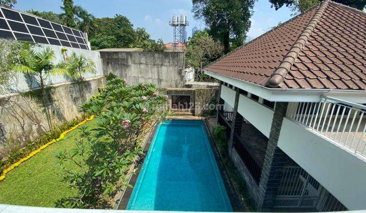 Rumah Luas,, Ada Kolam Renang, Menteng 1