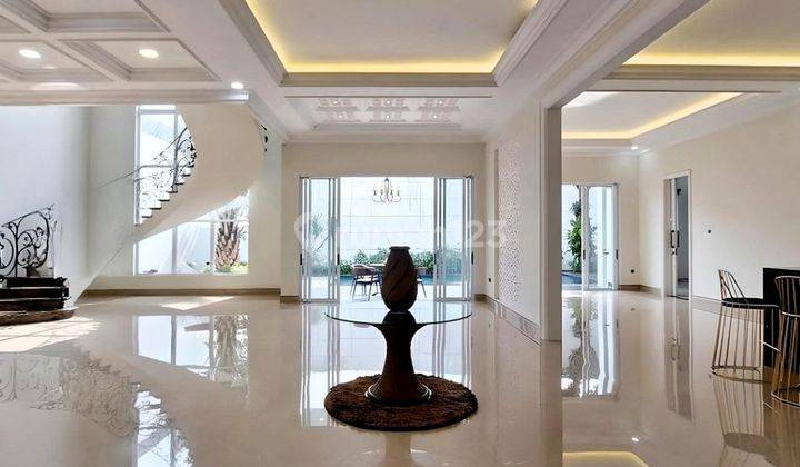 Rumah Cantik Ada Kolam Renang, Pondok Indah, Jakarta Selatan 2