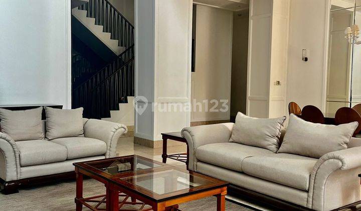 Rumah Fully Furnished, ada kolam renang,  di Pakubuwono Residence 2