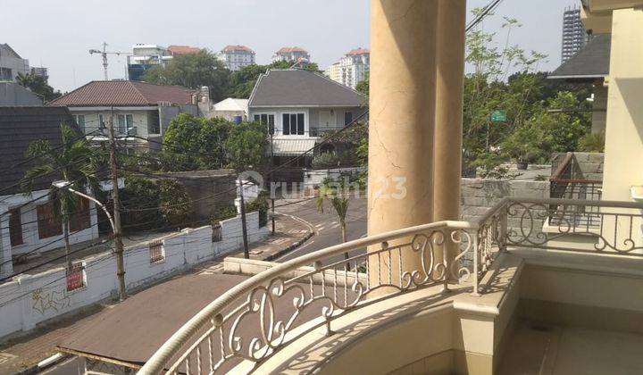 Rumah Mewah Elegant, 2,5 Lantai Siap Huni di Menteng 1