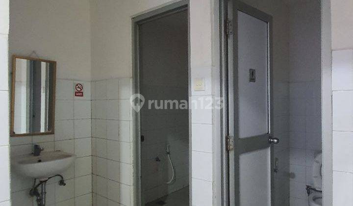 Gedung 4 Lantai + Basement Lokasi Strategis 2