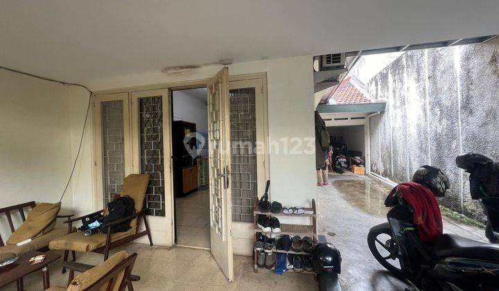 Rumah Murah di Menteng,Lokasi Bagus 2 Lantai 2