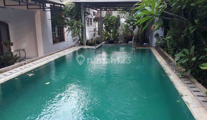 Rumah Menteng,Asri dan Terawat,ada Kolam Renang 2