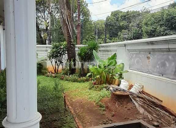 Rumah Cantik Di Hook Di Kav Angkatan Laut 2