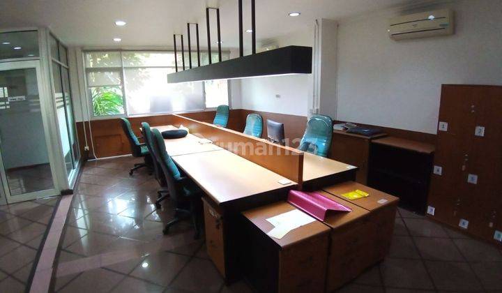 Dijual Perkantoran Bagus dan Luas Fully Furnished 904 m2 HGB Cikini, Jakarta Pusat 1