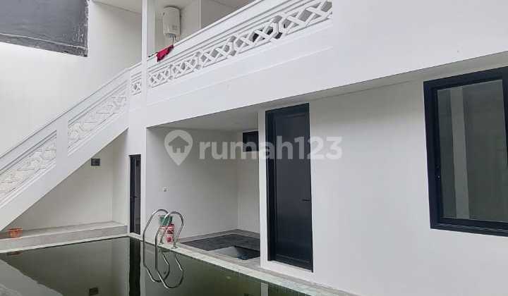 Rumah Disewakan Bisa Untuk Komersil, Cocok Untuk Klinik, Luas, Bagus, Unfurnished di Menteng, Jakarta Pusat