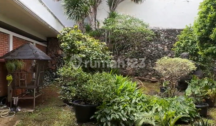 Rumah Vintage,hook,lokasi Tenang,jl.banyuwangi,menteng 2