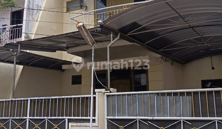 Disewakan Rumah di Lebak Indah Mas Surabaya 1