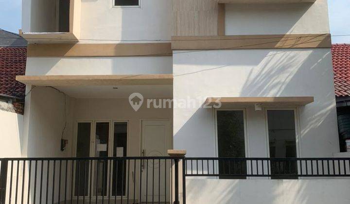 Dijual Rumah 2 Lantai SHM di Griya Asri Pakuwon City Surabaya 1