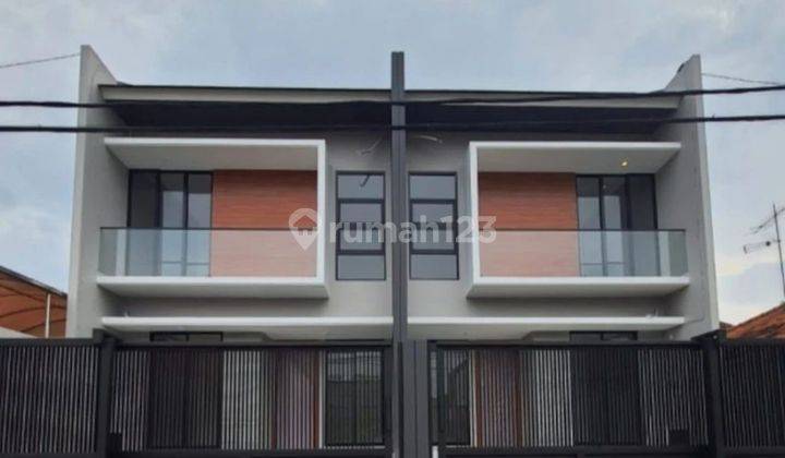 Dijual Rumah 2 Lantai SHM di Mulyosari Prima Surabaya 1