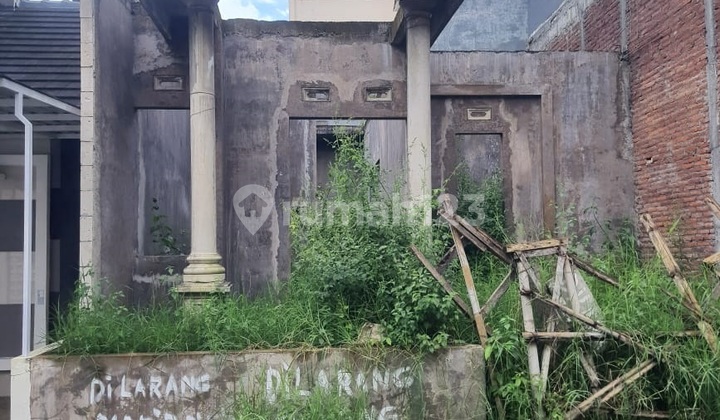 For Sale House Around 500 Million in Villa Griya Emas, Batu City 1