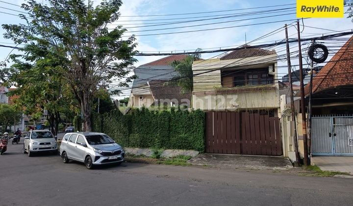 Dijual Rumah 2 Lantai di Jl Pacar Keling Surabaya