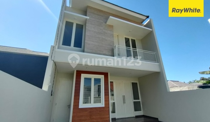 For Sale 2-Story House in Gayung Kebonsari Surabaya 1