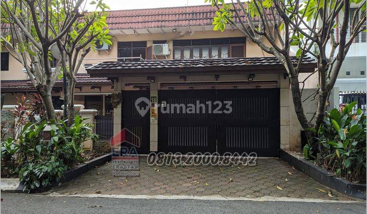 Rumah Mewah Depan Taman di Niaga Hijau Pondok Indah 2