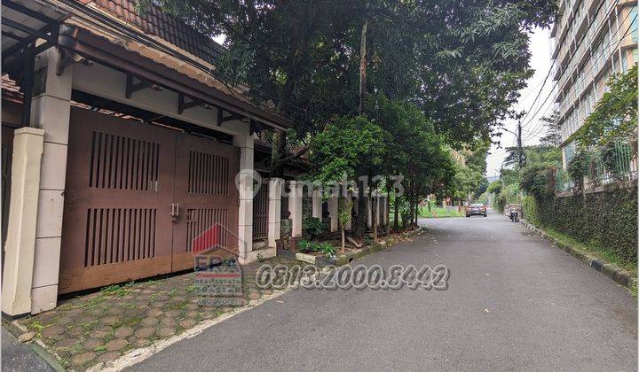 Rumah Mewah Depan Taman di Niaga Hijau Pondok Indah 1