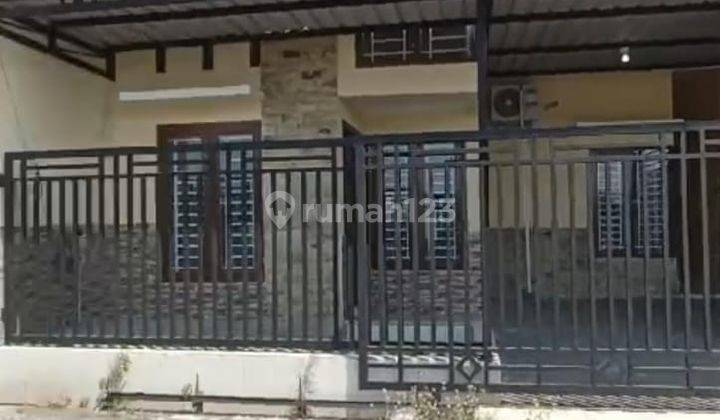 Rumah 1 Lantai Berpagar Minimalis Tengah Kota Solo 1