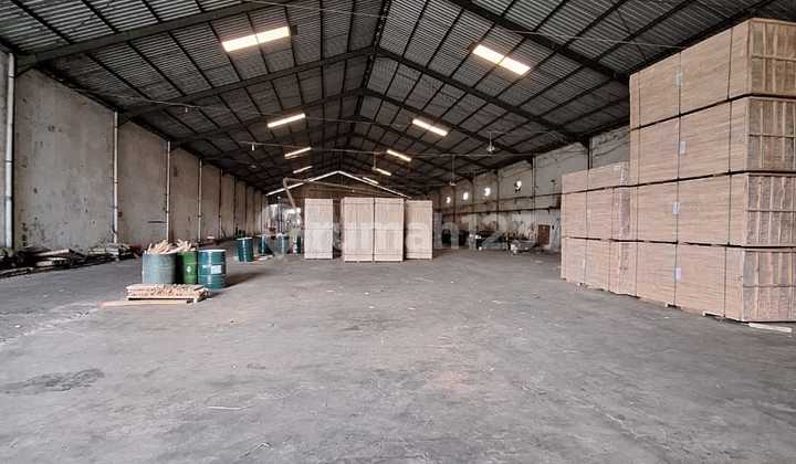 Red Zone Industrial Warehouse with Container Access and Own 555 Kva Transformer