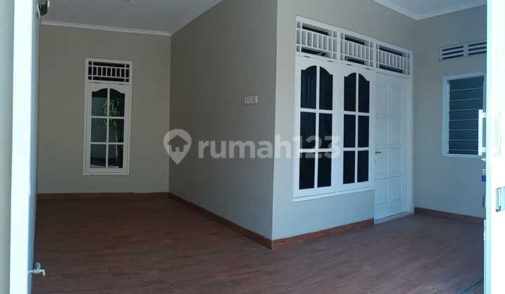 Minimalist 2-Storey House with Balcony Area in Mojosongo (Considered Not Far from the Toll Gate) 2