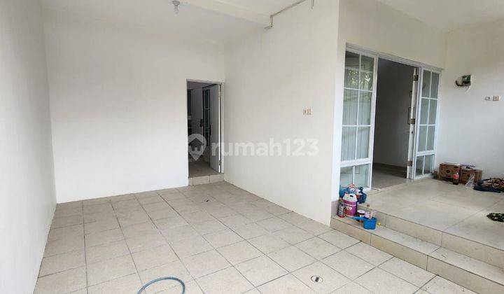 Rumah 1 1/2  Lantai  Tengah Kota Solo Dengan Pagar Minimalis  2